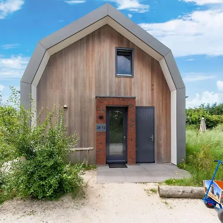 Beautiful New With Hot Tub Holiday home Egmond aan den Hoef